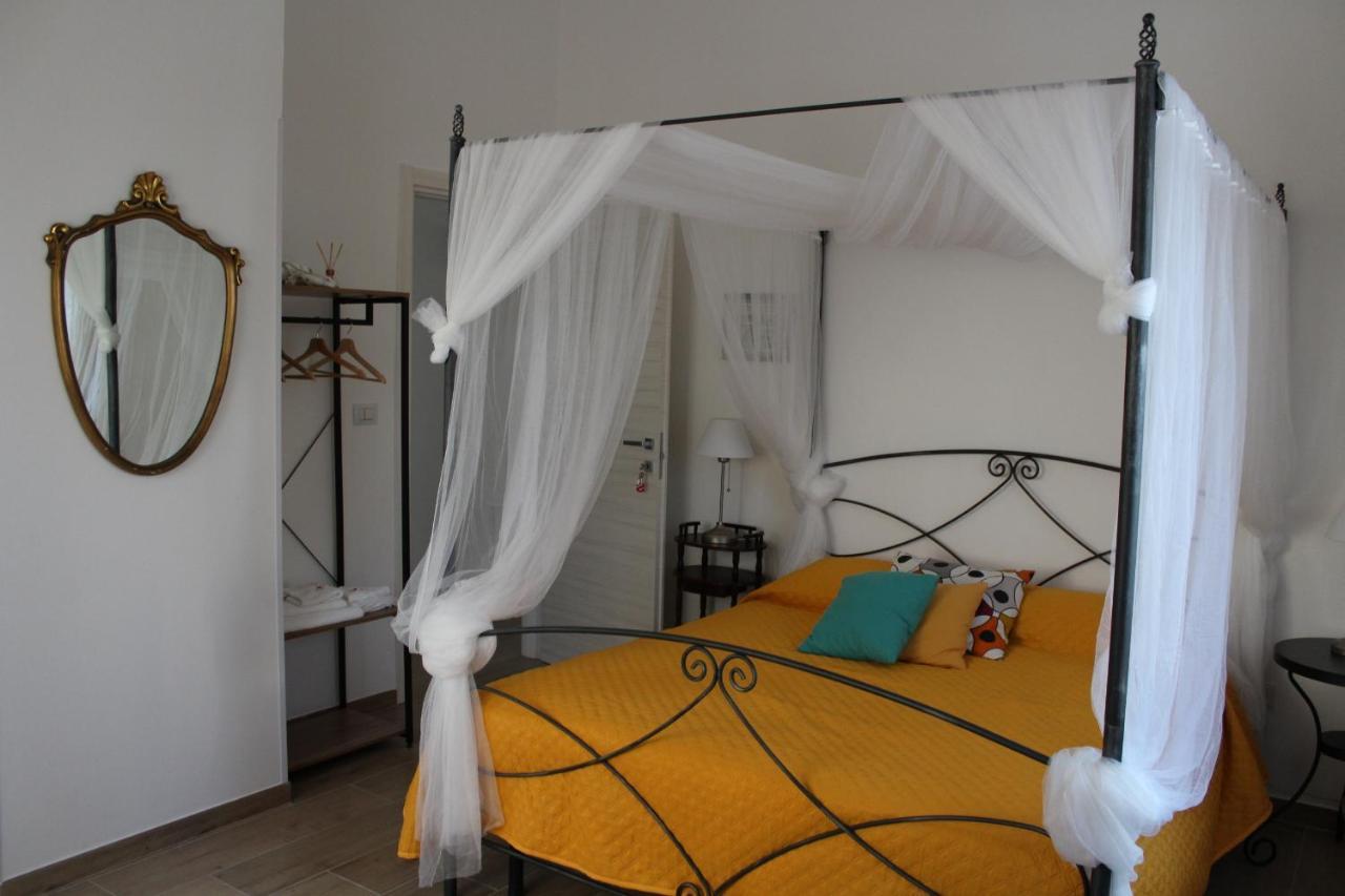 Coco & Lisbeth Bed And Breakfast Brindisi Bagian luar foto